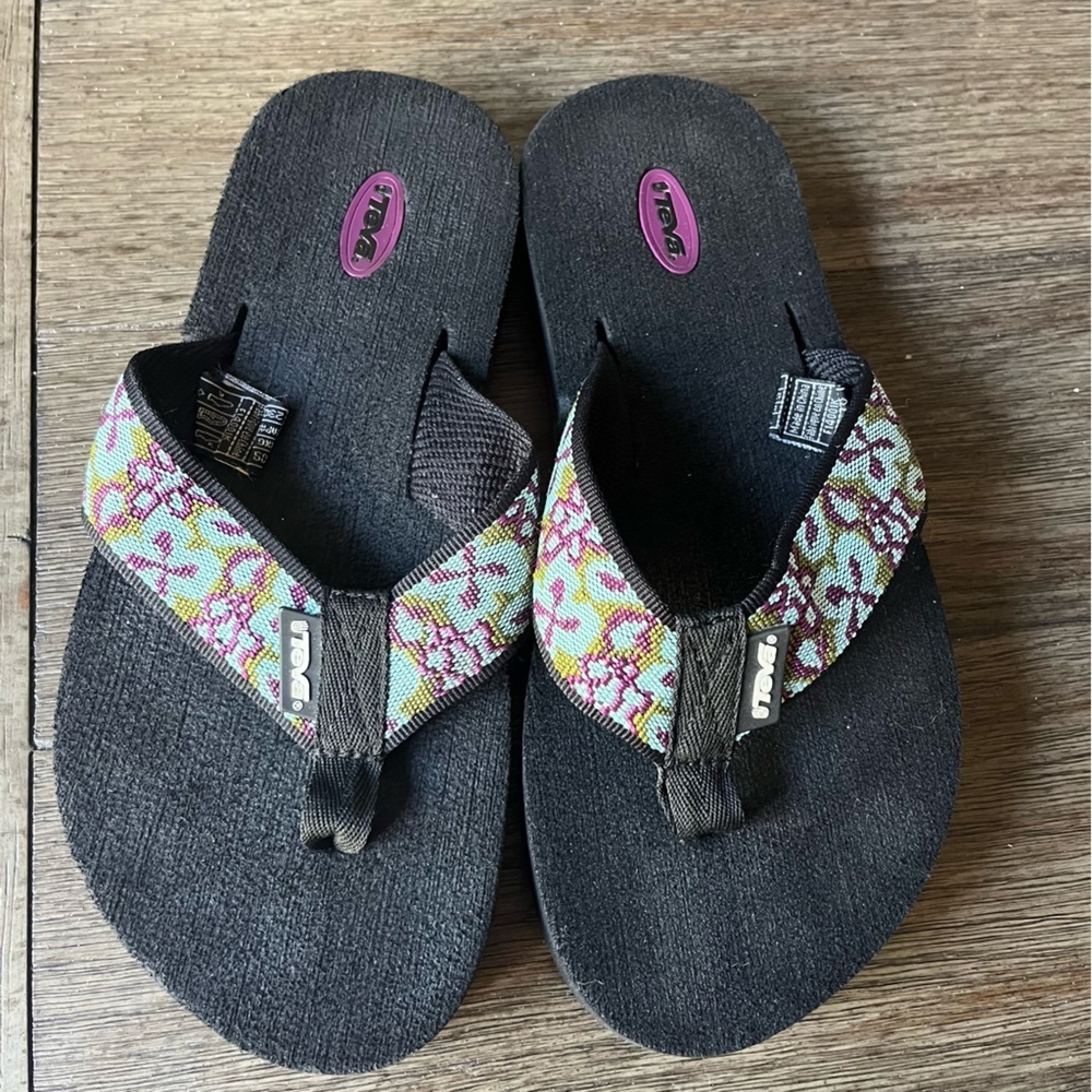 Teva floral black flip flops